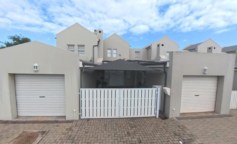 3 Bedroom Property for Sale in Villa Diamante Western Cape